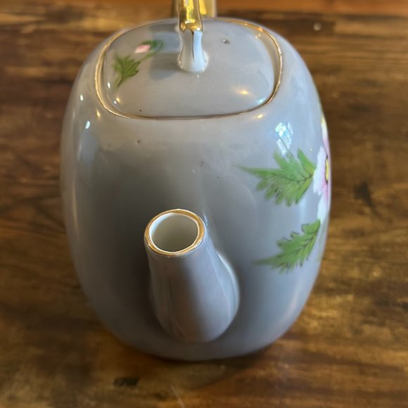 Beautiful Teapot from Occupied Japan - Picture 6 of 16